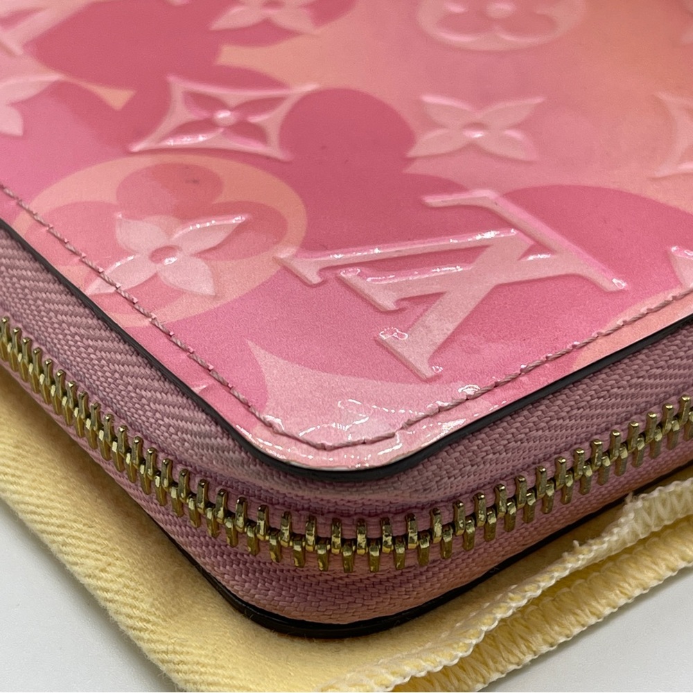 Louis Vuitton Valentine Vernis Monogram Limited Edition Long Round Zippy Wallet - Picture 6 of 16